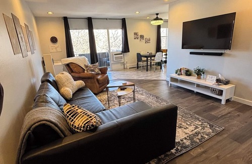 University Park Condo | CSU/Old Town steps away. Indoor Pool! Full reno Jan 2025!