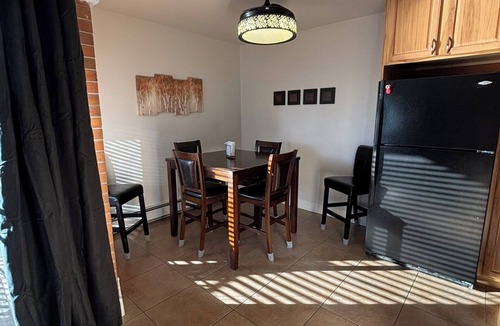 University Park Condo | CSU/Old Town steps away. Indoor Pool! Full reno Jan 2025!