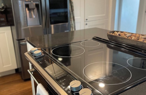 Arapahoe Ridge House | CU & Pearl Pet-Friendly Stay