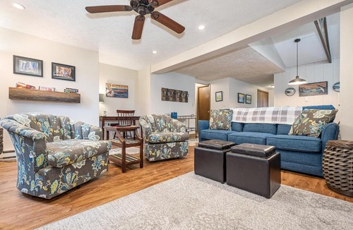 McHenry House | Cub House