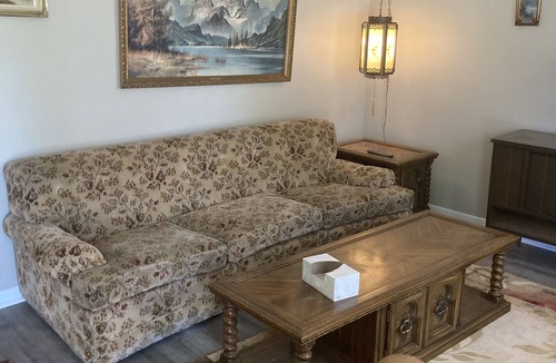 Windsor House | Cute home on the Park in Old Windsor