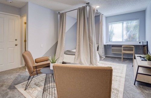 Greenwood Village Apartment | Cute Studio Condo w/ Community Pool, Gym, More!