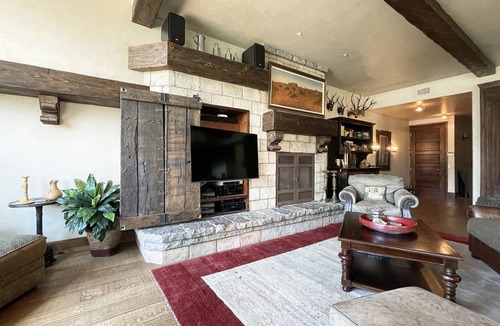 Mountain Village Condo | DAKOTA PLACE 8