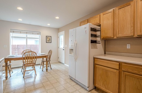 Pear Park House | Dancing Bear: Covered Patio & Smart TV!