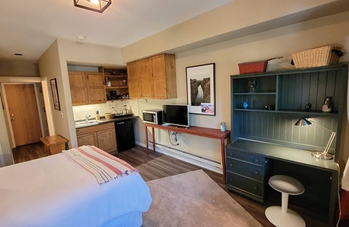 Eagle Apartment | Darling Condo Overlooking River, Private Entrance