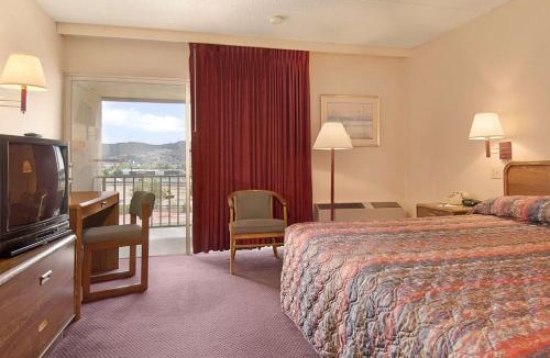 Northwest Colorado Springs Hotel | Days Inn by Wyndham Colorado Springs/Garden of the Gods