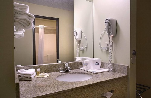 Carbondale Hotel | Days Inn by Wyndham Carbondale