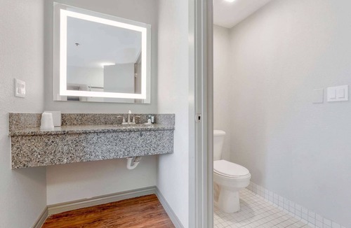 Thornton Hotel | Days Inn by Wyndham Thornton