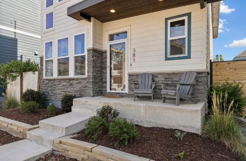 Old Town North House | Decked Out Sunset Views, Fire Pit & Fenced Yard