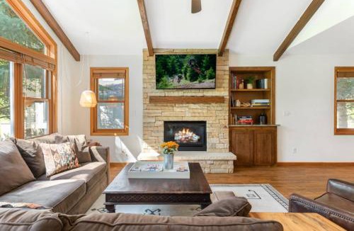 Eagle-Vail House | Deer Blvd 54 W.