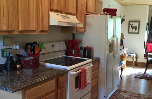 Cascade House | Deer Crossing-Kid Friendly, 7th NIGHT IS FREE! Quiet/secluded. 4 adult maximum.