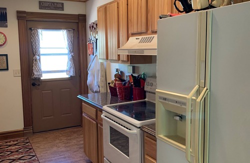 Cascade House | Deer Crossing-Kid Friendly, 7th NIGHT IS FREE! Quiet/secluded. 4 adult maximum.