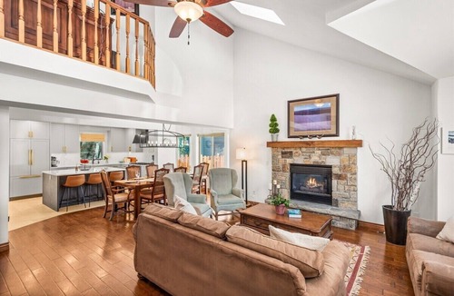 El Jebel House | Deer Run Vista | Mid-Valley, Sleeps 8, Lg Yard