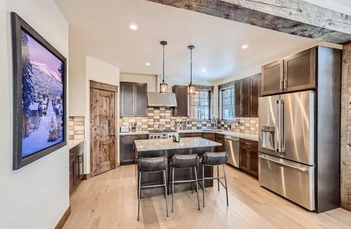 Baldy Mountain House | Deere Retreat Home: Hot Tub, Stylish