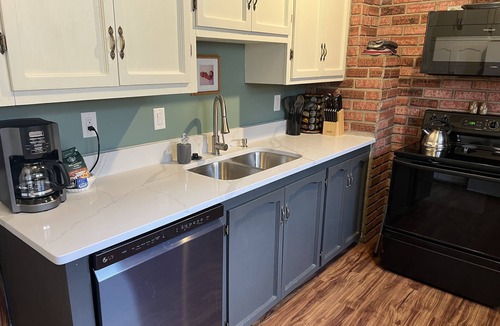 Old Town House | Delightful Downtown Home One Block to Premier Hot Springs