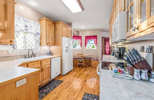 Delta House | Delta Grand Victorian - Amazing Views! Ping Pong and Cornhole!