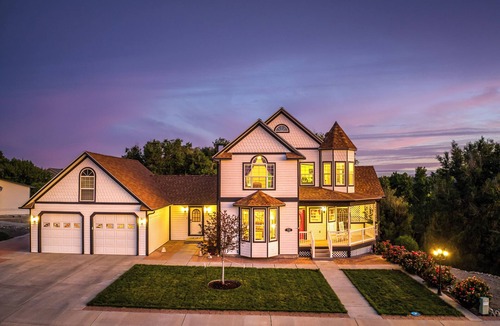 Delta House | Delta Grand Victorian - Amazing Views! Ping Pong and Cornhole!