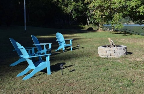 Draper House | Deltopia on Waterfront New River/Claytor Lake