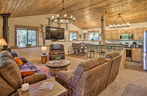 Indian Mountain Cabin | Deluxe Rocky Mountain Hideaway in Como w/ Hot Tub!