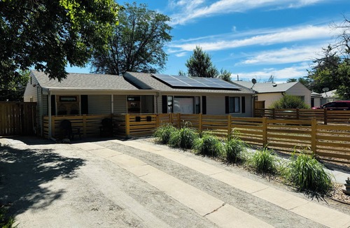 Delmar Parkway House | Denver Aurora new 2 bdrm private yard, Washer and Dryer