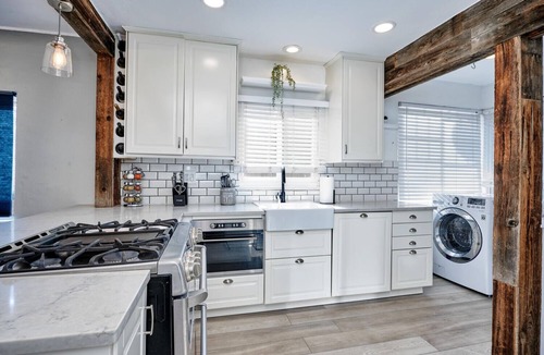 Speer House | Denver Bungalow 5 bedroom 4 bath-12 guests