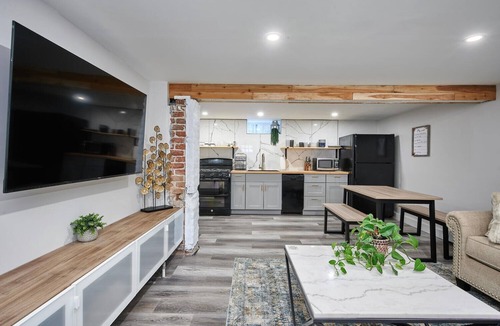 Speer House | Denver Bungalow 5 bedroom 4 bath-12 guests