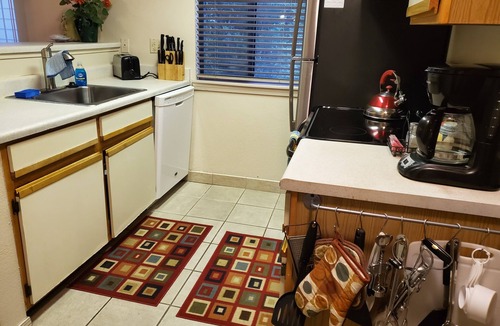 Englewood Condo | Denver/DTC Executive Corp Long/Short Term Stay Entire Condo