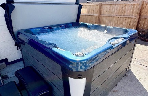 Berkeley House | Denver Luxury Dream Home + HOT TUB + Private Yard