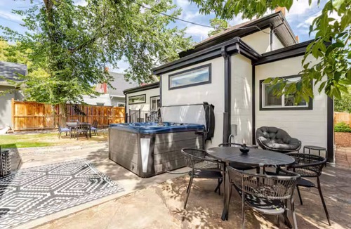 Berkeley House | Denver Luxury Dream Home + HOT TUB + Private Yard