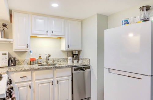 Cherry Creek Apartment | Denver Retreat in Cherry Creek: Walk to Dining!