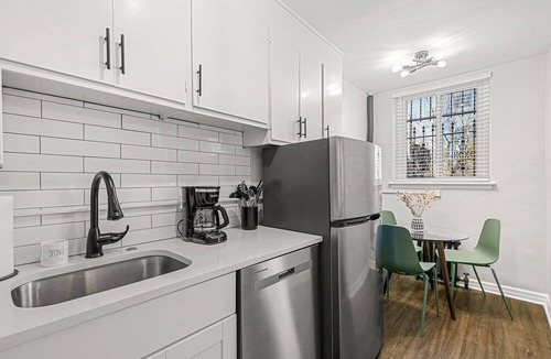 Congress Park Apartment | Detroit by Modern Midstay/On City Park! #T17