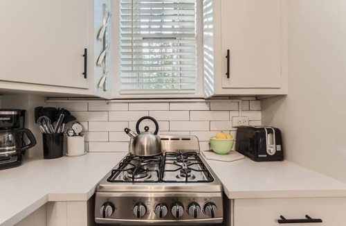 City Park Apartment | Detroit by Modern Midstay On City Park! #T12