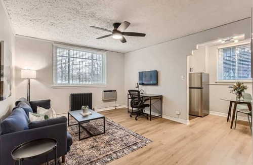 City Park Apartment | Detroit by Modern Midstay/On City Park! #T11