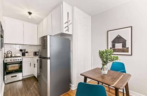 City Park Apartment | Detroit by Modern Midstay/On City Park! #T26