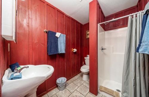 Murfreesboro House | Diamond River Run Cabin Sleeps