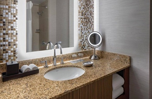 Hampden South House | Discover a premium one-stop travel experience at our room !