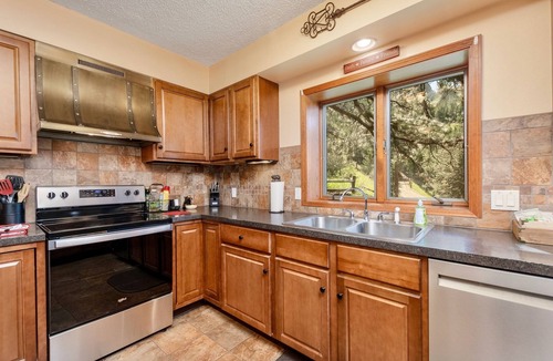 Windcliff Estates House | Divine Destiny Luxury At Windcliff 6 Bedroom Condo by RedAwning