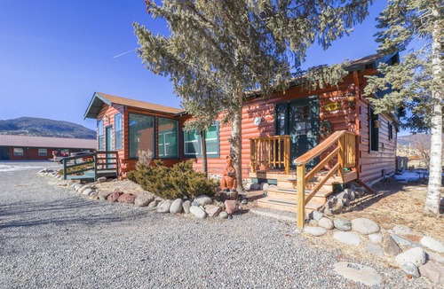 South Fork Cabin | Dog-friendly, 17-unit property with fireplaces and space for over 100