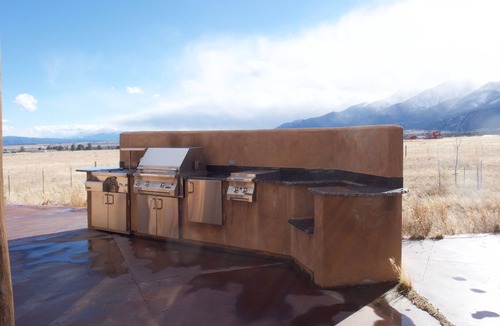 Buena Vista House | Dog Friendly- Hacienda Vista- Come Relax and Enjoy the Views!