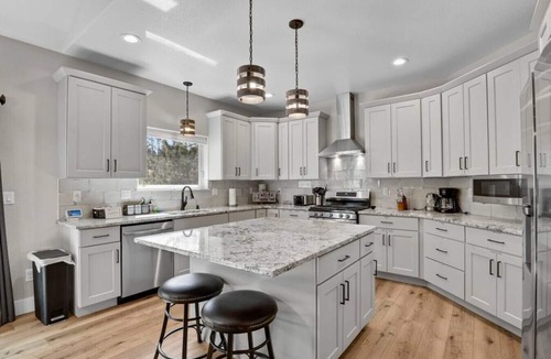Florissant House | Dog friendly, Hot tub, Family FUN Game room