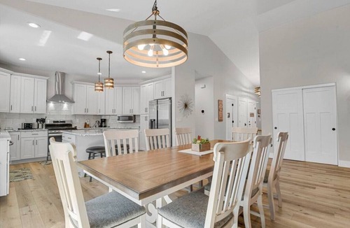 Florissant House | Dog friendly, Hot tub, Family FUN Game room