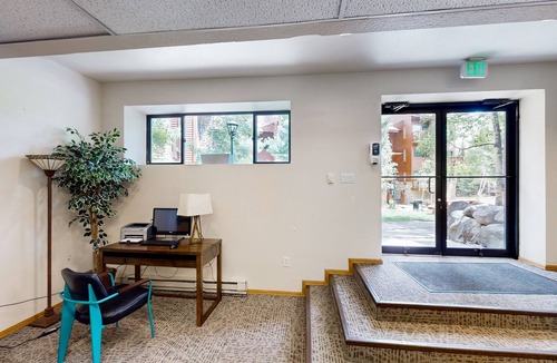 Four O'Clock Condo | Dog-friendly ski condo with hot tubs, grills, & gym