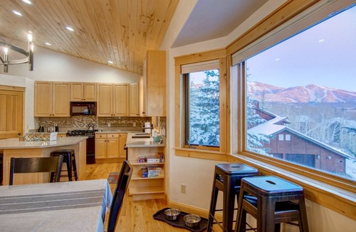 Steamboat Springs House | Dog-Friendly Mountain Retreat–Epic Views, Near Trails,&Ski, Private Deck w/Views,Garage, W/D in Unit