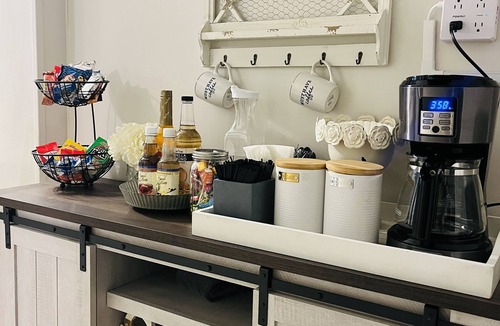 Dupont Apartment | Dogs welcome! Main Level 2 Bedroom Apartment next to DIA