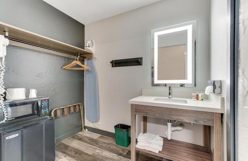 Lewis Hotel | Dolores Mountain Inn