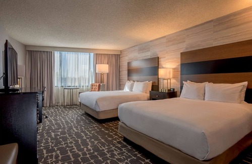 Aurora Hotel | DoubleTree by Hilton Denver - Aurora