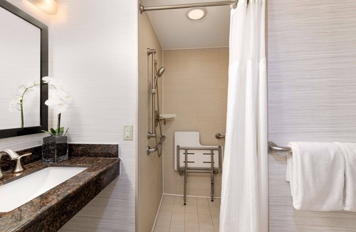 Thornton Hotel | DoubleTree by Hilton Denver - Thornton