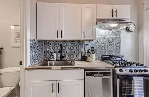 Capitol Hill Apartment | Downing by Modern Midstay/3Blks to Cheesman! #D2