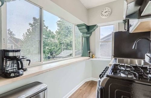 Cheesman Park Apartment | Downing by Modern Midstay/3Blks to Cheesman! #D3