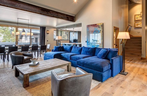 Weisshorn House | Downtown 5 or 8 bed, hot tub, pool table, wet bar, steam room, fire pit